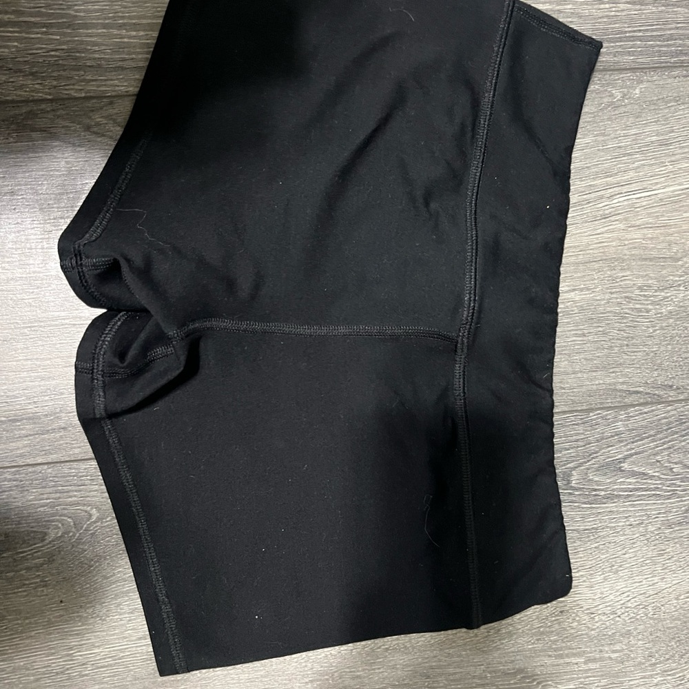 Fleo Shorts - image 2